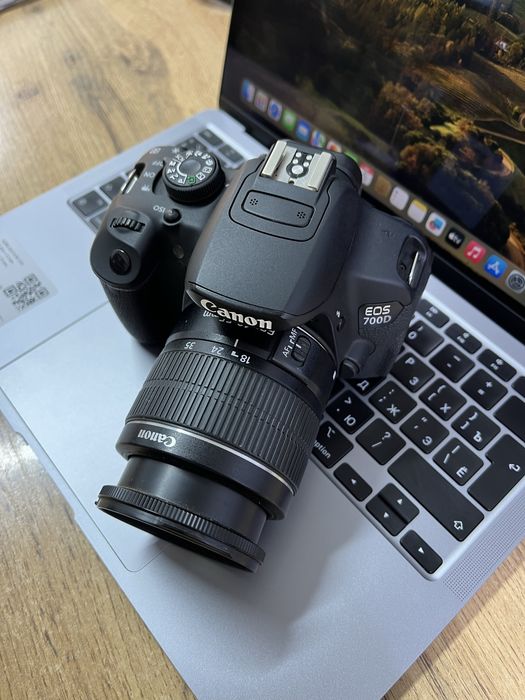 Фотоаппарат Canon EOS 700D