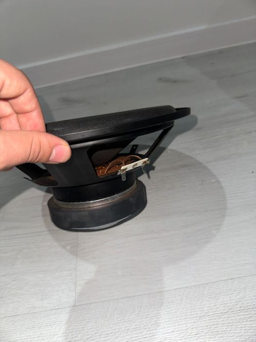 Bass Logitech 550w