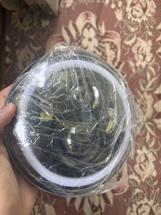 Продам новые две фары