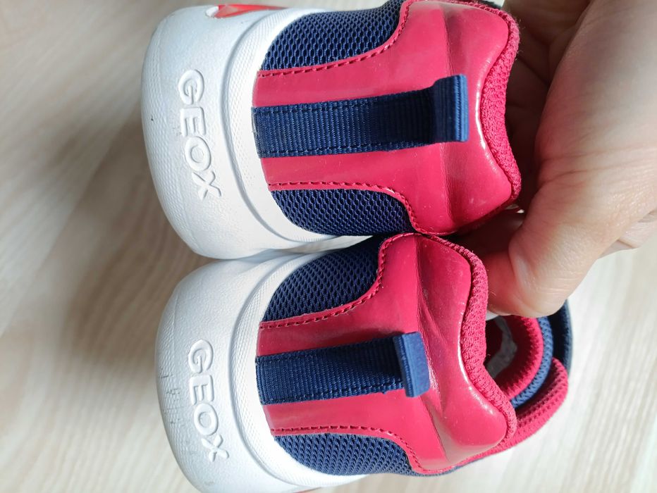 Incaltaminte sport Geox baieti cu luminite 33 Pret redus