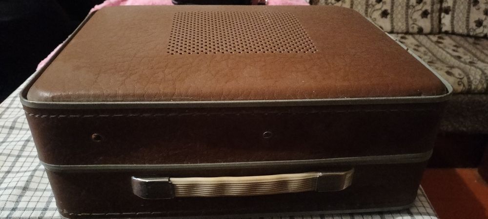 Продам проигрыватель Юность 301