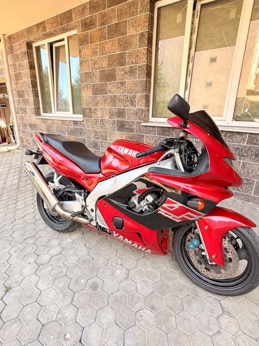 Motor Yamaha YZF600R