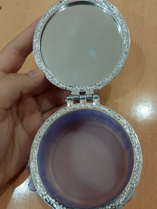 Shkatulka taqinchoq uchun