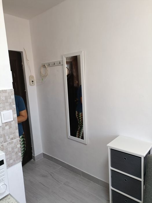 Închiriez garsonieră confort 3