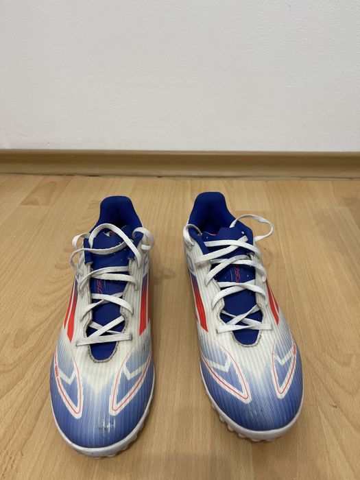 ghete de fotbal f50