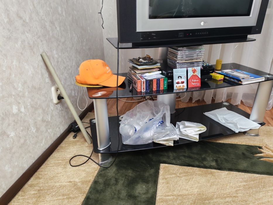 Продам телевизор lg 72mm диагональ.