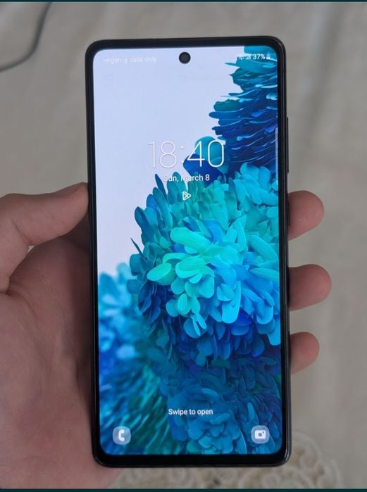 Samsung galaxy S20 FE продам