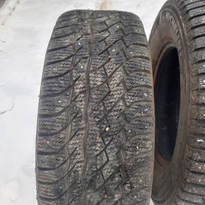 Продам зимние шины 265.65.р17