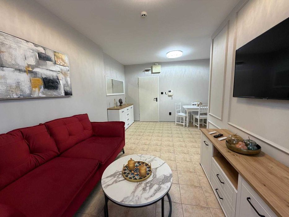 Тристаен апартамент с двор! Свети Влас!