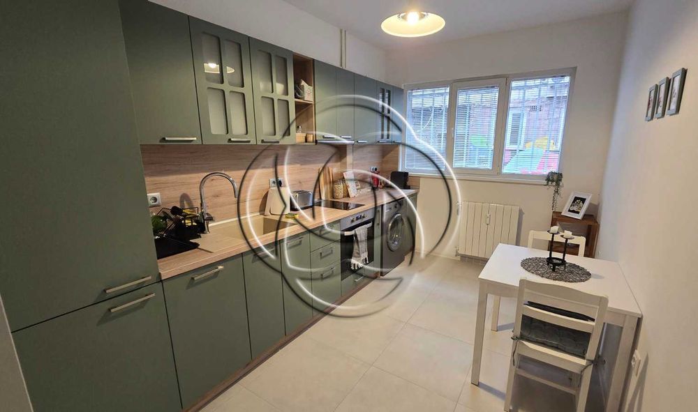 Дава се под наем Тристаен апартамент в София, Център - 75 кв.м за 1000 € - Снимка #4