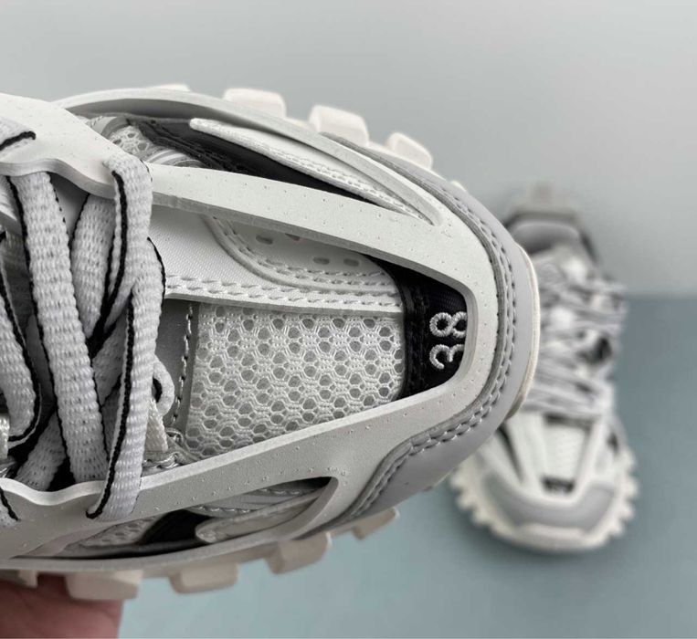Balenciaga track