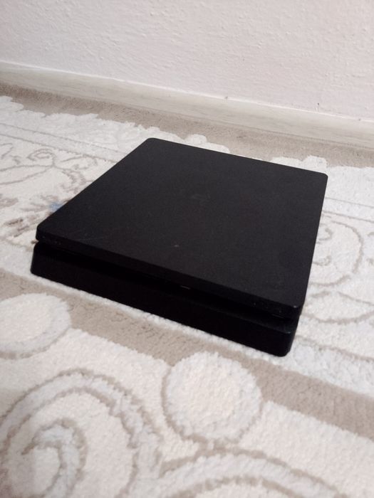 Playstation 4 slim