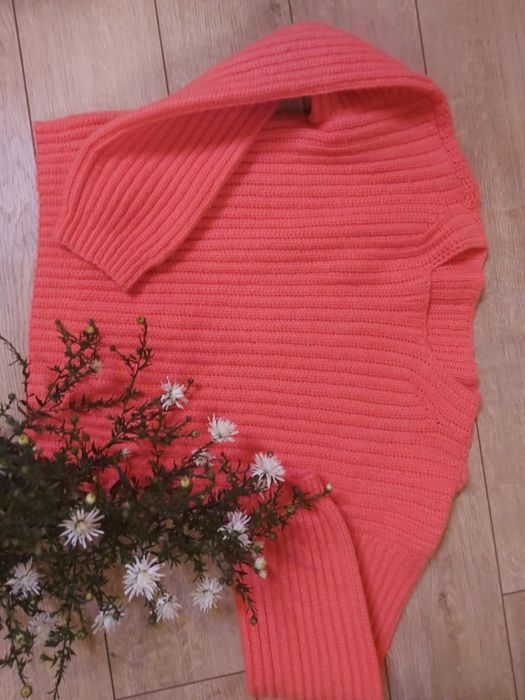 Продам свитер! Ручного вязания!