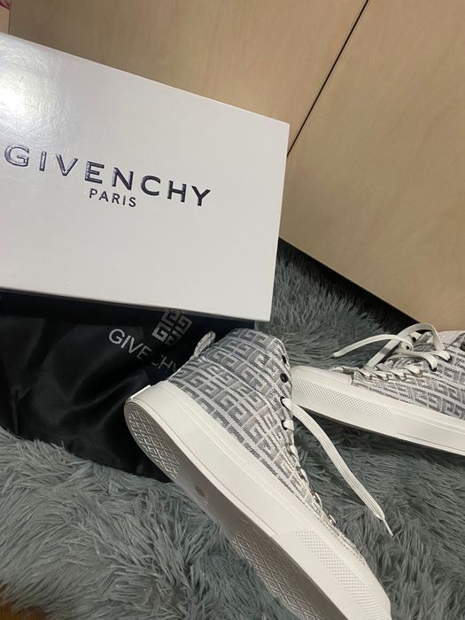 Adidasi Givenchy