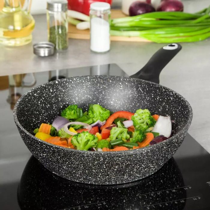 Tigaie aluminiu, marmorata, neagra, 24 cm Klausberg