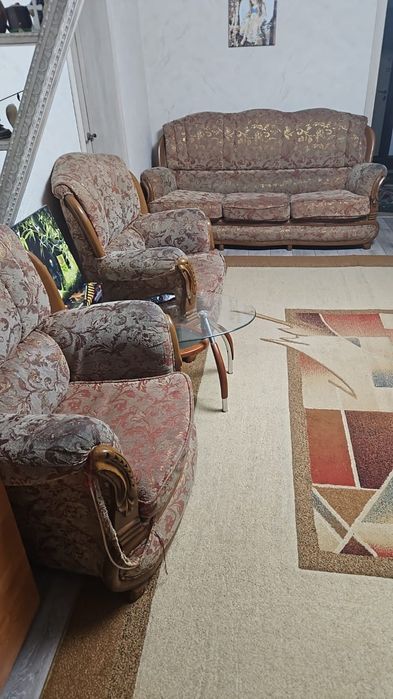 Диван и два кресла