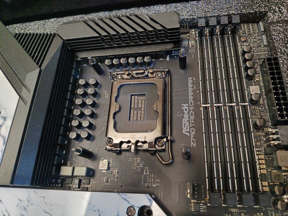 Asrock Taichi Z790 Carrara