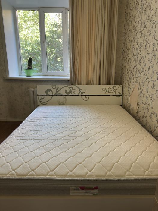 Продам спальный гарнитур