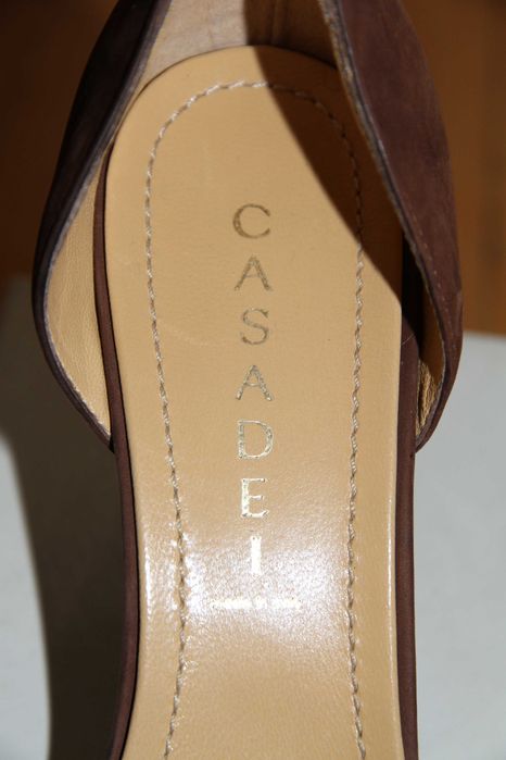 Елегантни обувки Casadei - естествена кожа