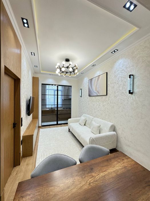 Юнусабад 13.  Мегапланет.  3/10/11. Новостройка