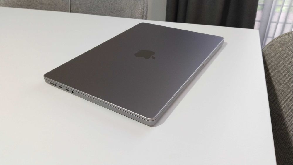 Apple MacBook Pro 14" M2 Pro 16GB RAM 512GB - служебен/запазен