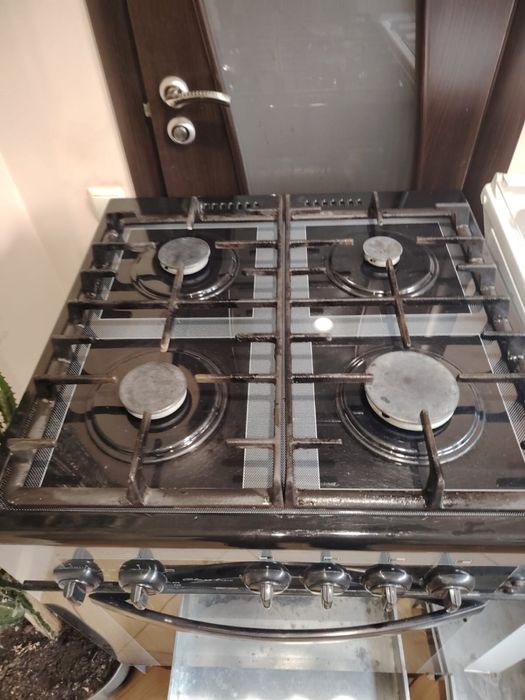Продам газовые плиты Гефест