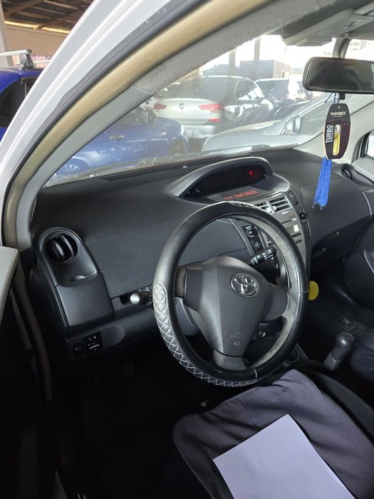 Продам машину Toyata Yaris