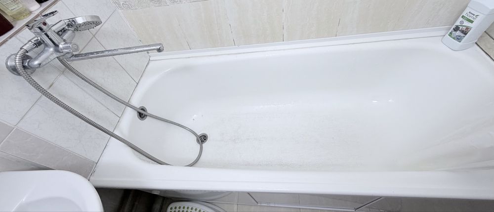 Продам ванну,со смесителем гарантия есть 15лет