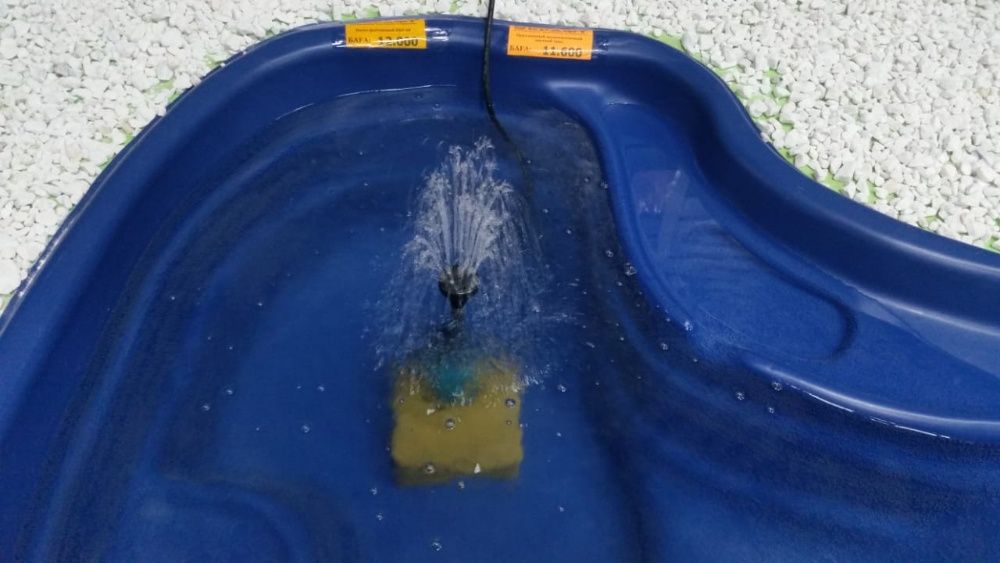 Пруд садовый пластиковый.