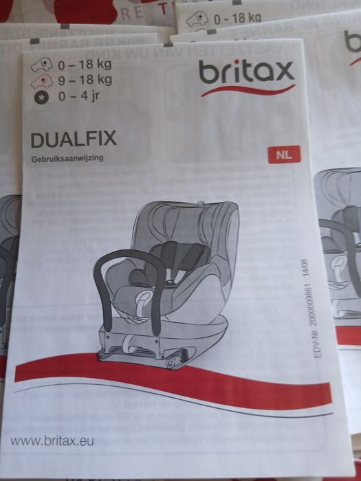 Scaun auto rotativ Britax Romer Dualfix 9-18 kg cu Isofix