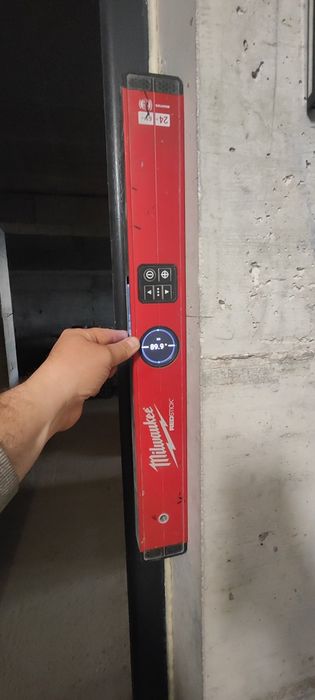 Дигитален нивелир Milwaukee REDSTICK, 60 см