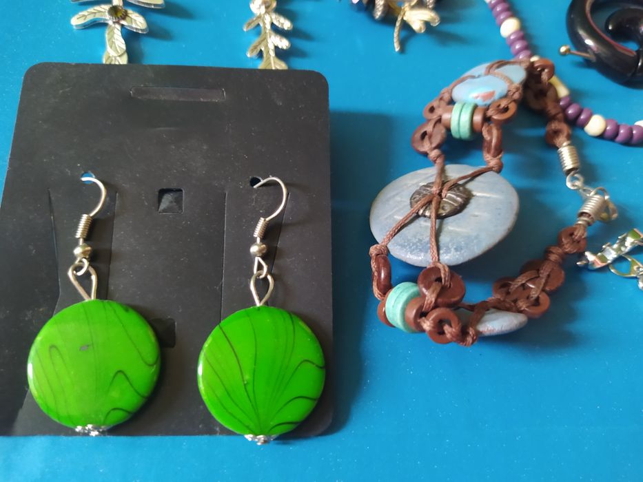 Лот обеци, гривни, гердан