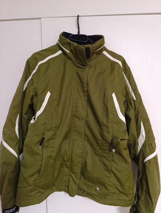 Vând geaca de Sky Spyder de dama  mărimea M purtata o singura data.