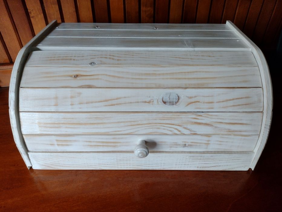 Кутия  за  хляб.