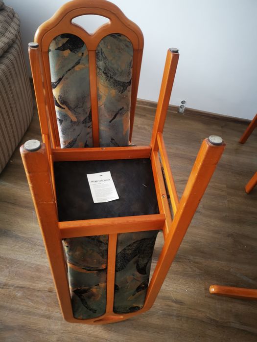 Масивна елепсовида трапезна маса изроботена  масивна дървесина ЧЕРЕША