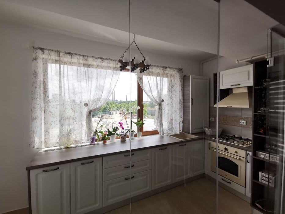 Inchiriere apartament 3 camere Cartierul Solar