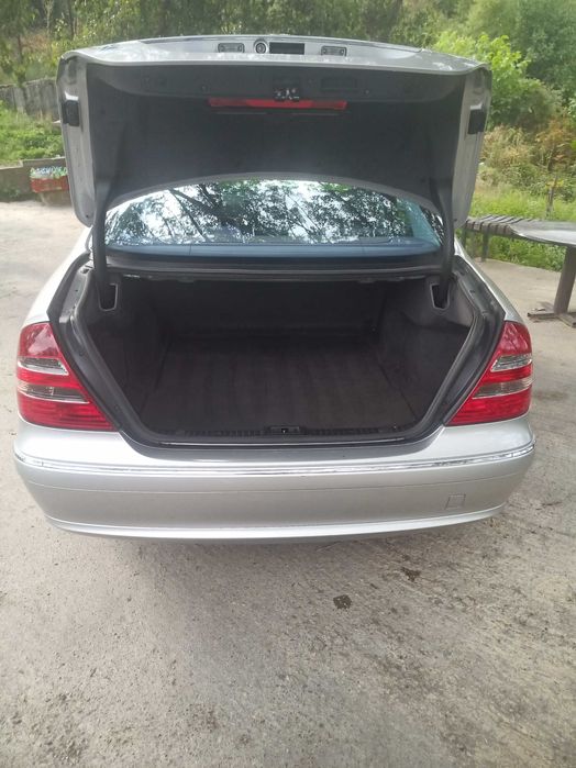 Мерцедес Е 270 2003 г.