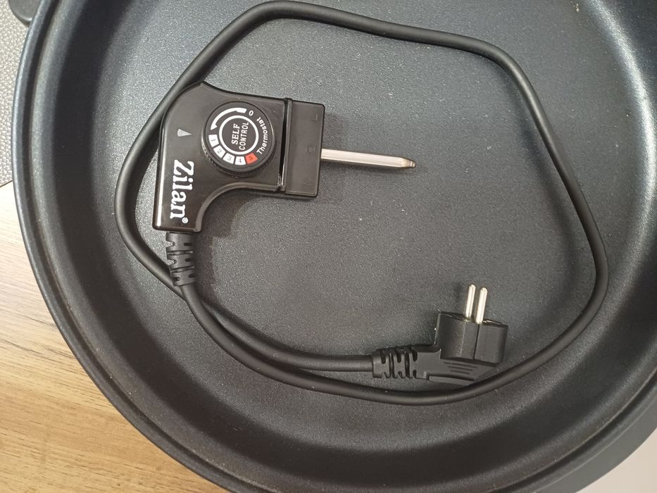 Vând tigaie electrica Zilan