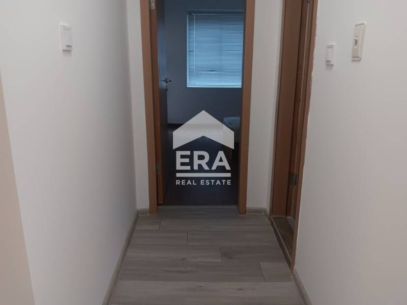 Дава се под наем Тристаен апартамент в Варна, Колхозен пазар - 90 кв.м за 800 € - Снимка #4