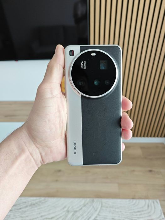Xiaomi 15 ultra silver chrome