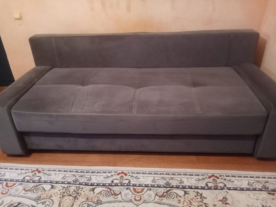 Продам диван хорошем состояние.