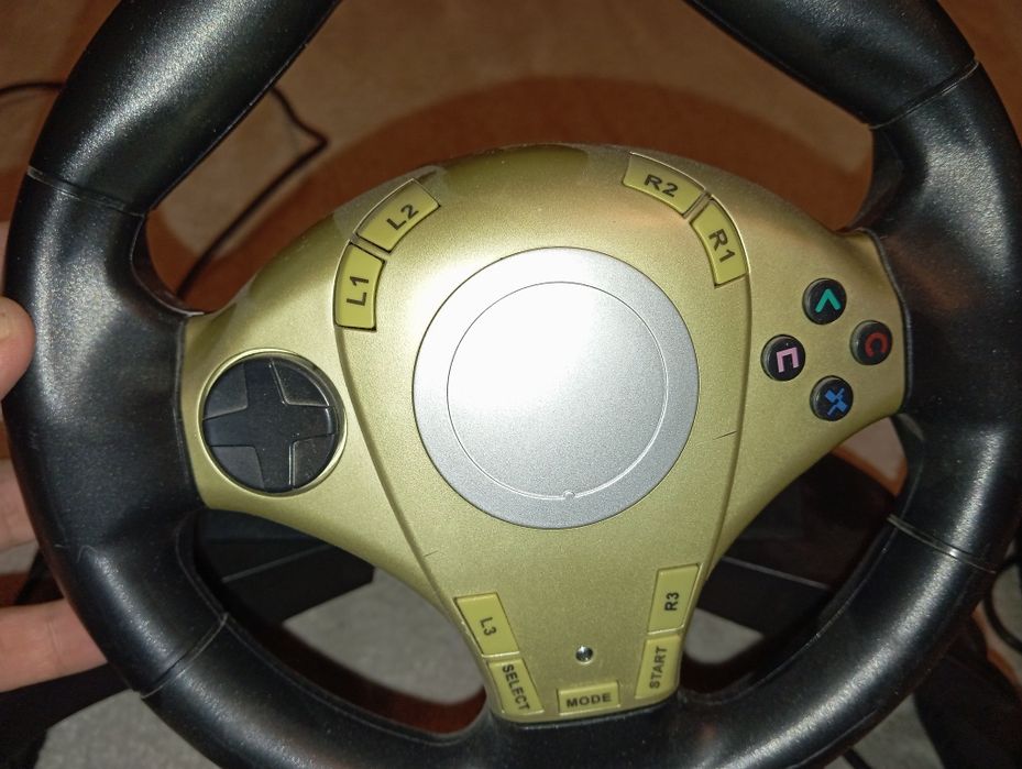 Продам игровой руль для ПК и PS