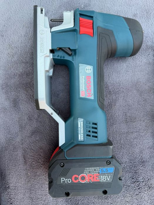 Bosch ferestrau pendular pe acumulator