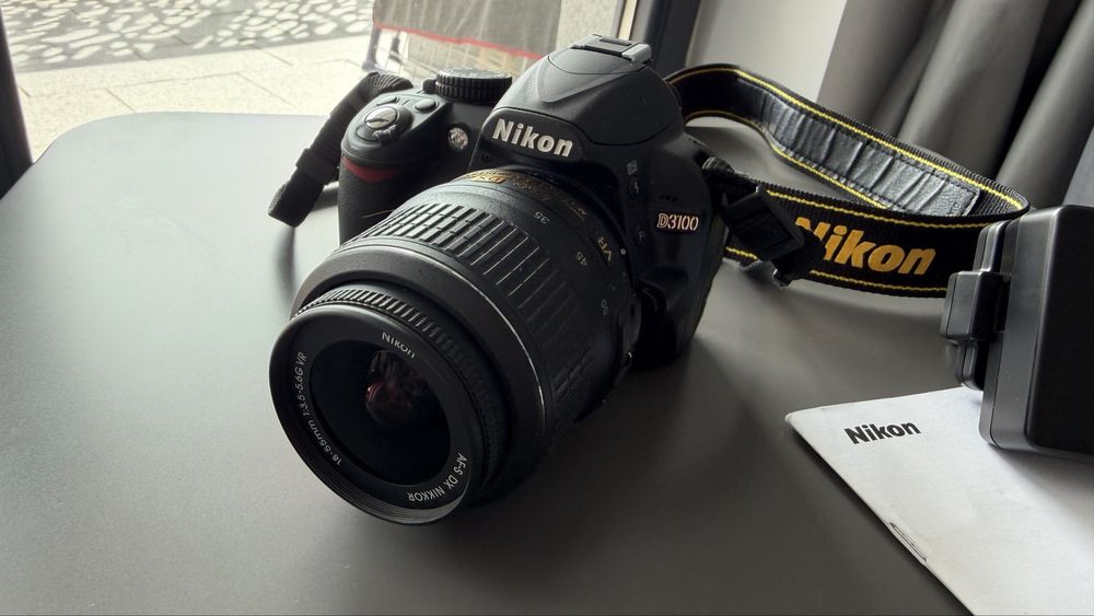 Aparat foto Nikon DSLR D3100