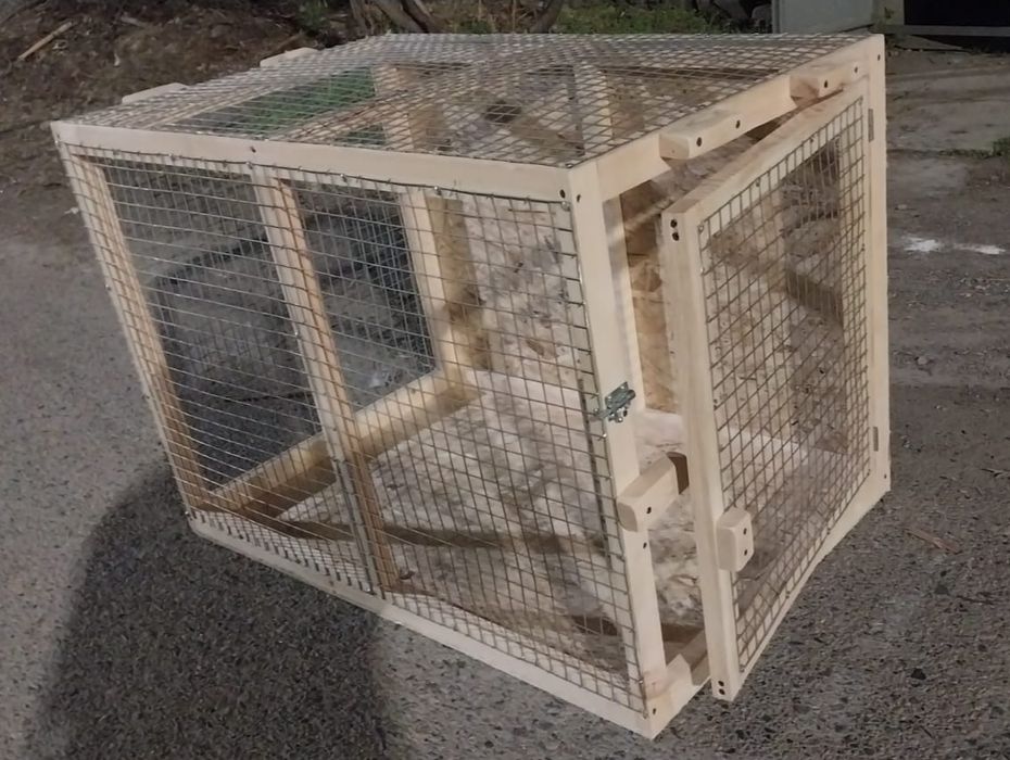 Клетка ,переноска для собак