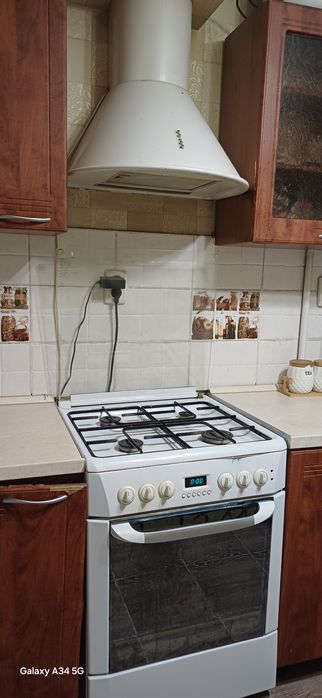 Продам газовую плиту