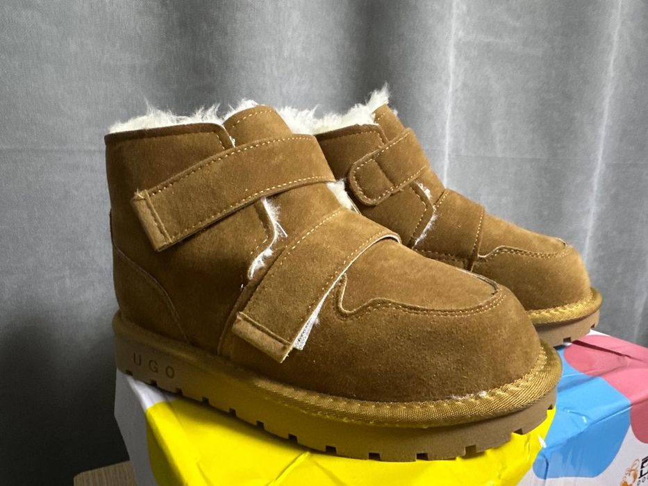 Продам новые детские угги