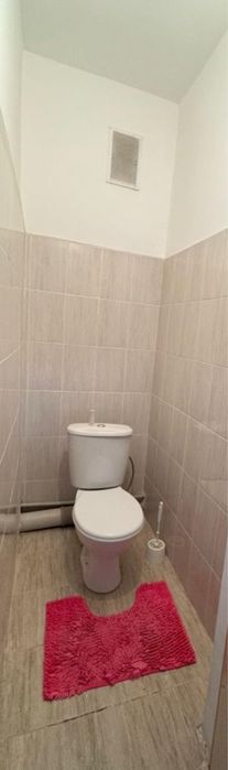 Левый берегте 3 бөлмелі пәтер ұзақ мерзімге жалға берілед!