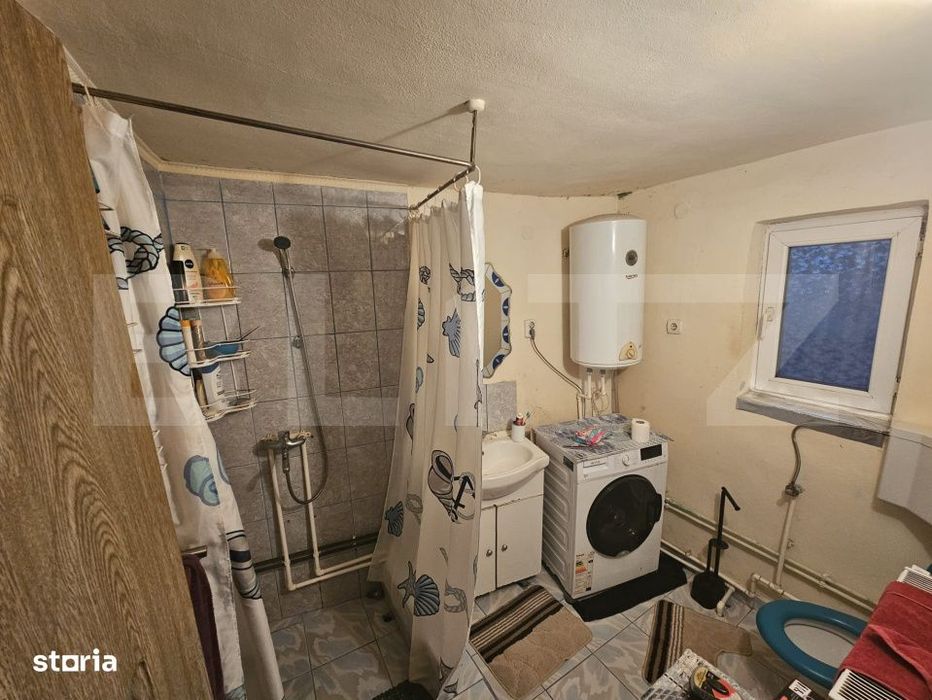 Casa cu 3 camere si gradina, aproape de centrul orasului Campeni