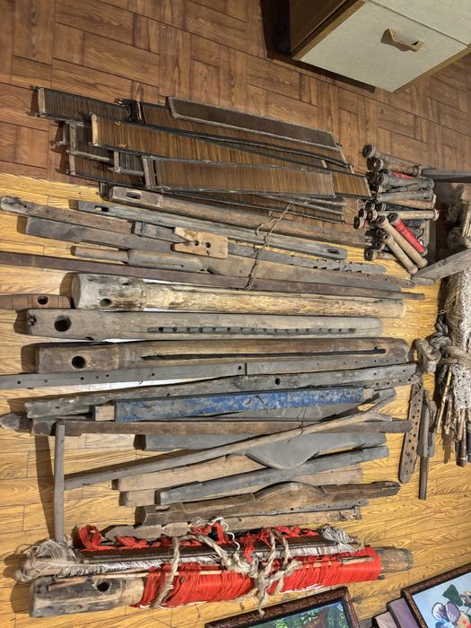 Razboi de tesut demontat vechi